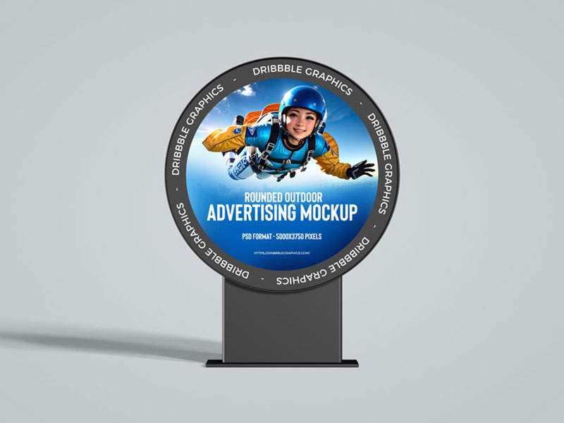 Free Rounded Display Outdoor Advertising Mockup