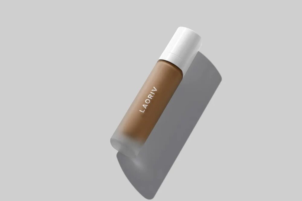 Download Elegant Concealer Bottle Mockup