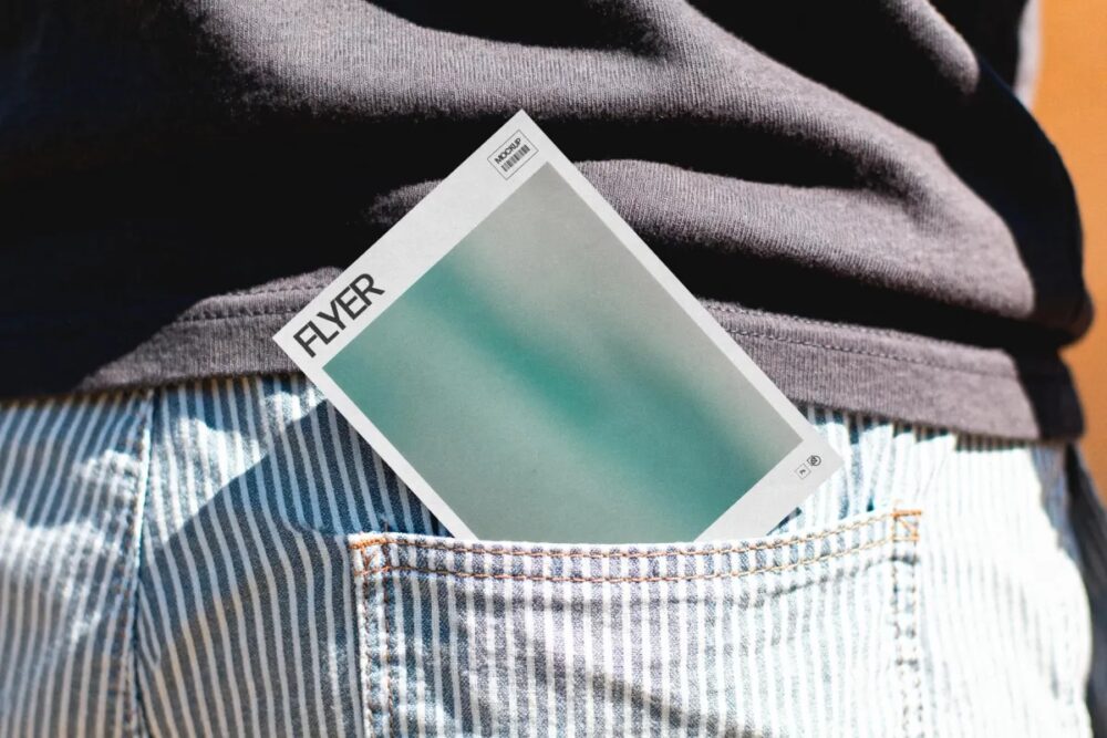 Download Flyer Mockup in Pocket