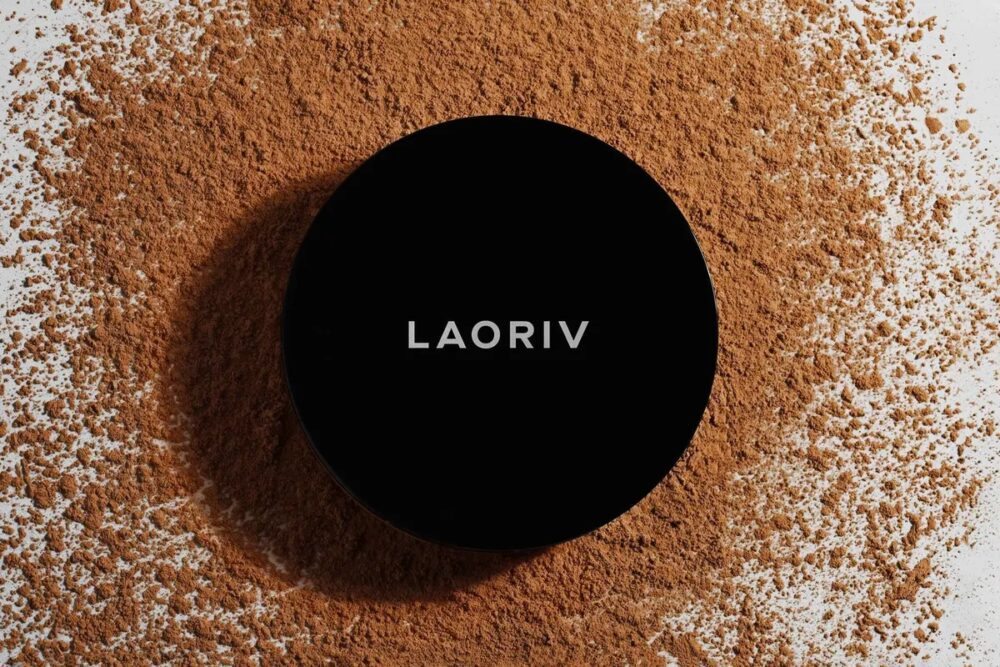 Download Powder Cosmetics Packaging Mockup
