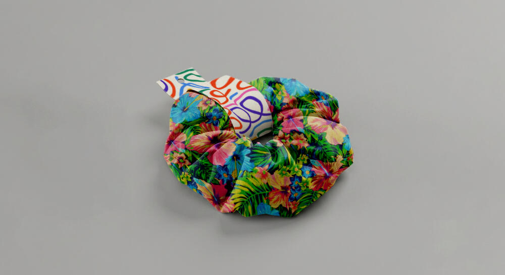 Scrunchie Mockup With Branding Paper Band — Product Tag View (PSD)